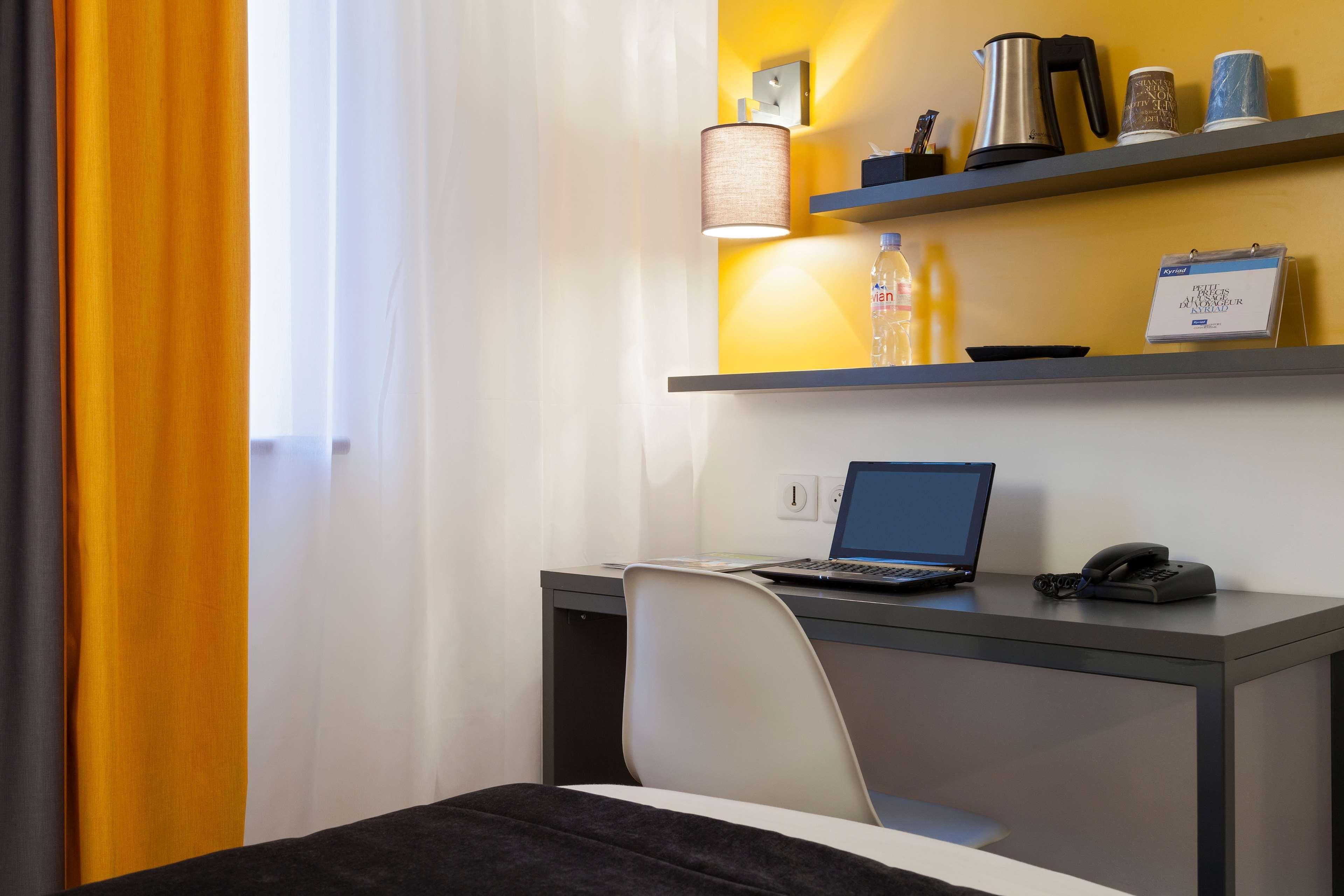 Hotel Kyriad Tours St Pierre Des Corps Gare Сен-Пиер-де-Кор Екстериор снимка