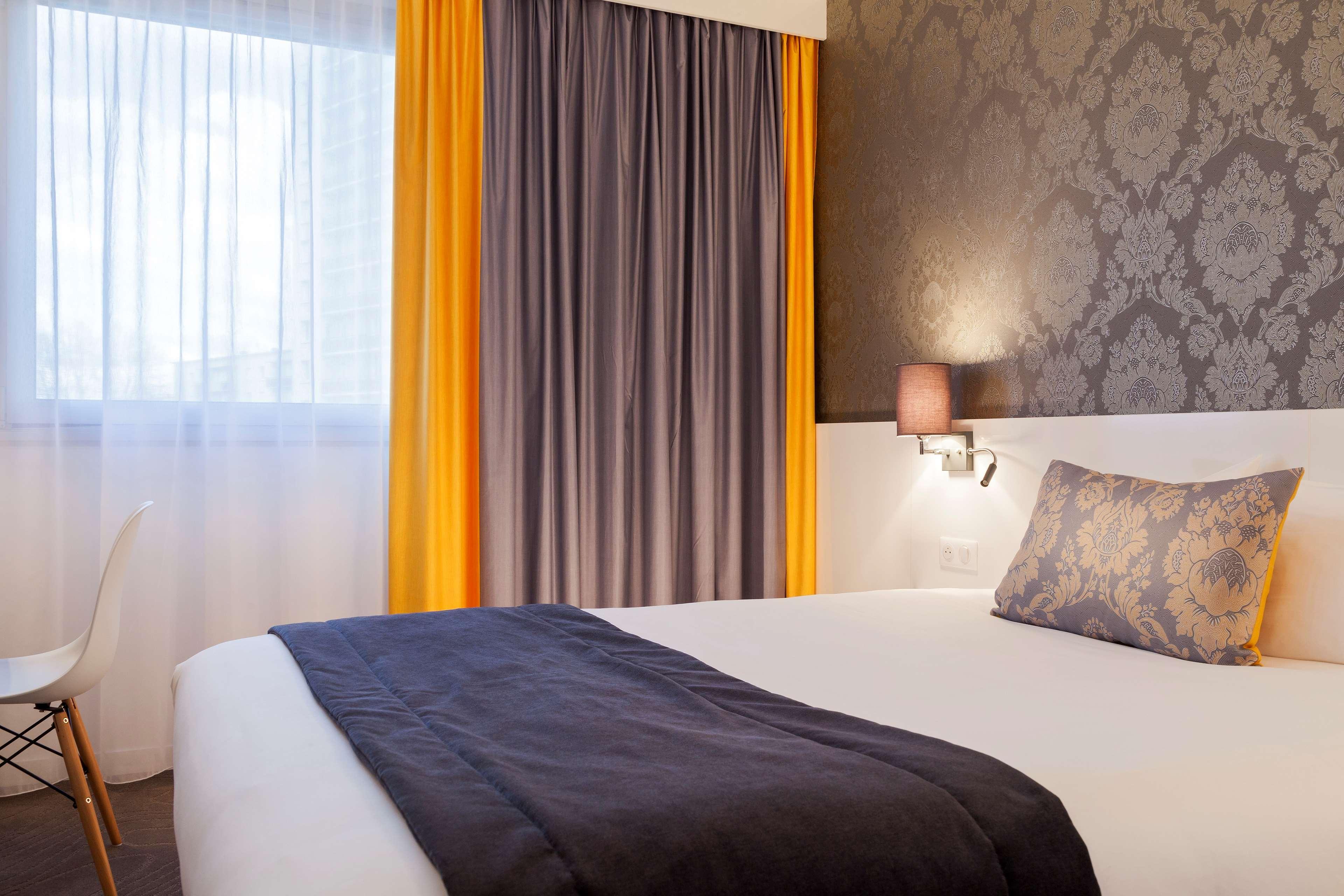 Hotel Kyriad Tours St Pierre Des Corps Gare Сен-Пиер-де-Кор Екстериор снимка