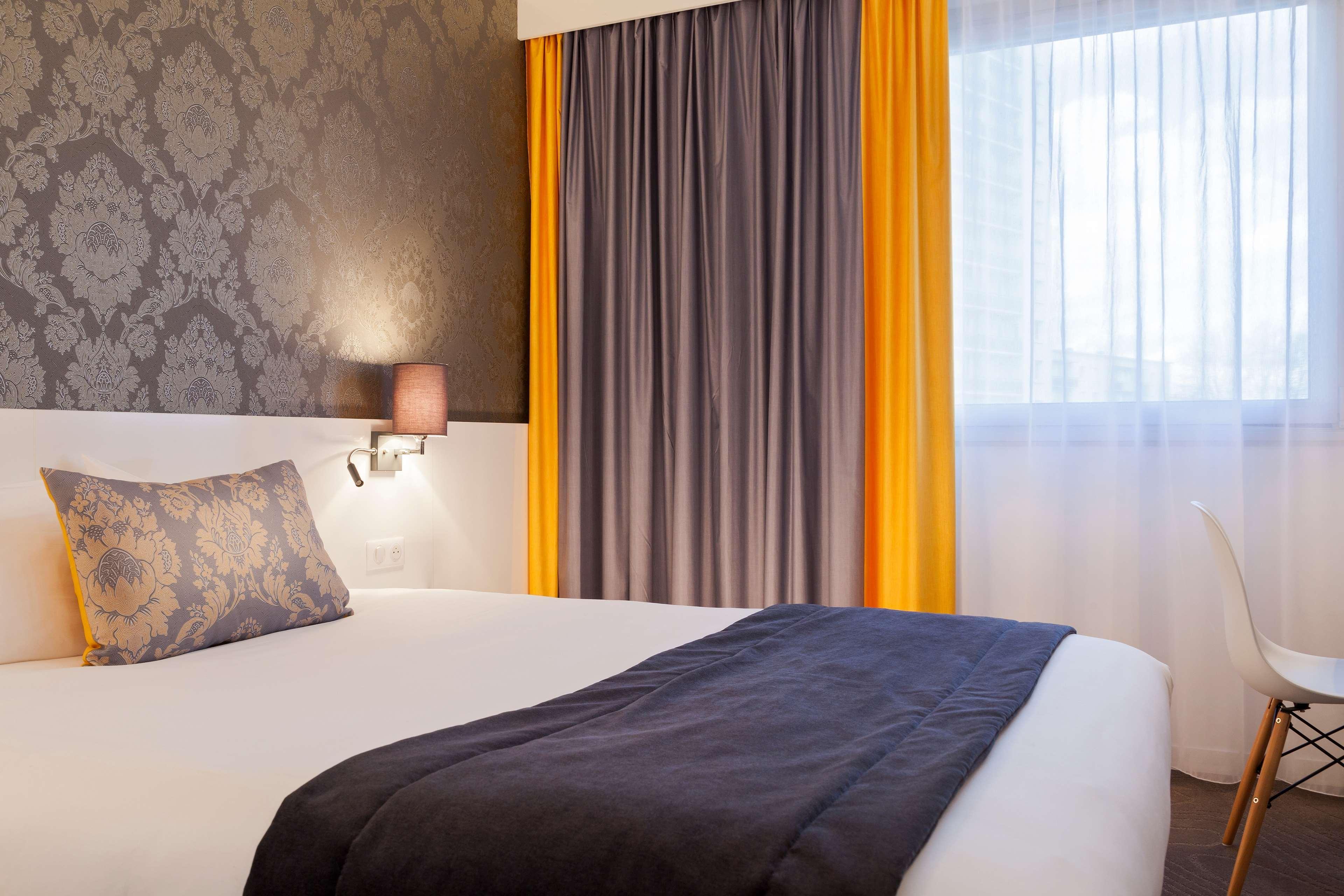 Hotel Kyriad Tours St Pierre Des Corps Gare Сен-Пиер-де-Кор Екстериор снимка