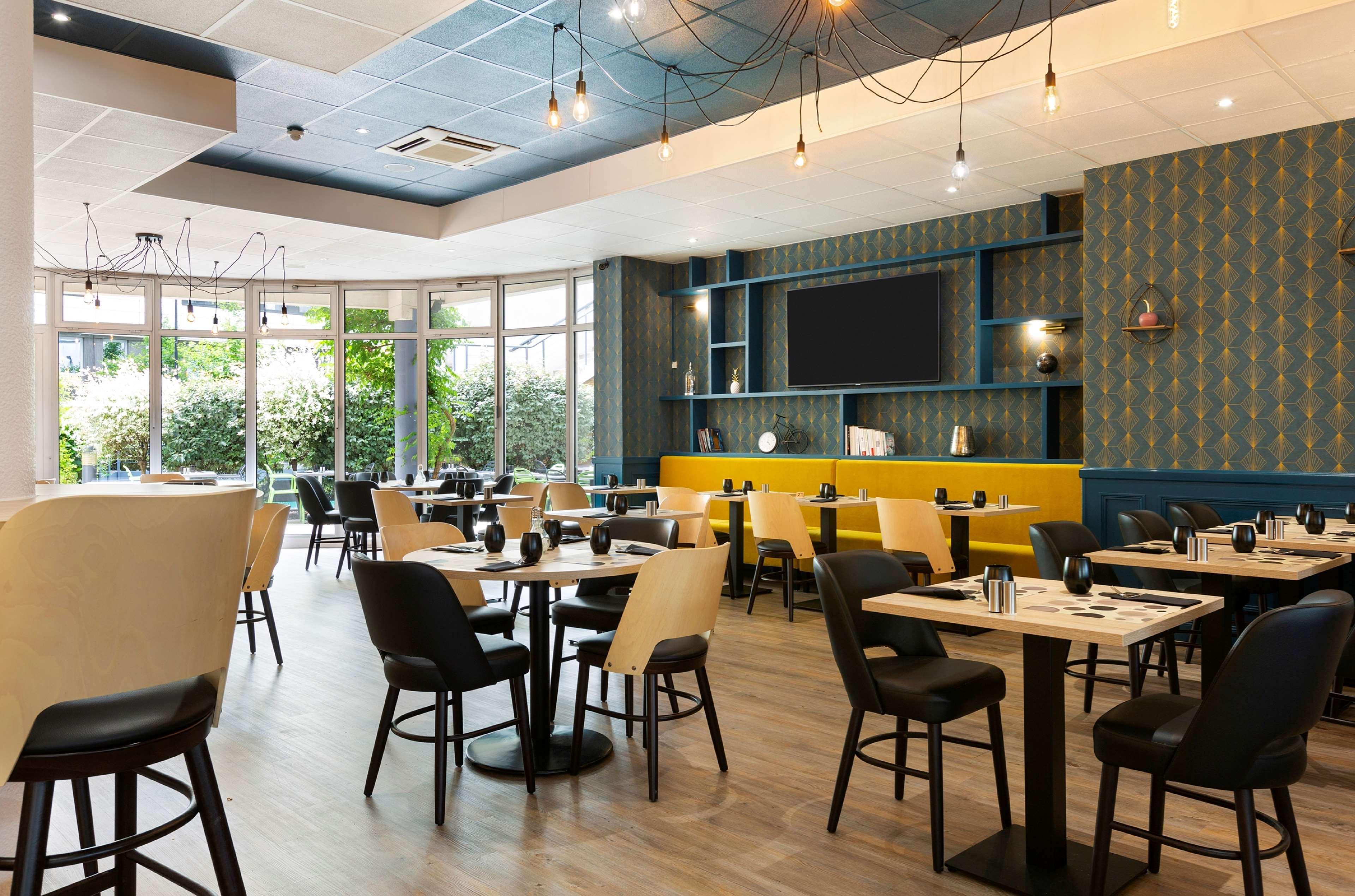 Hotel Kyriad Tours St Pierre Des Corps Gare Сен-Пиер-де-Кор Екстериор снимка