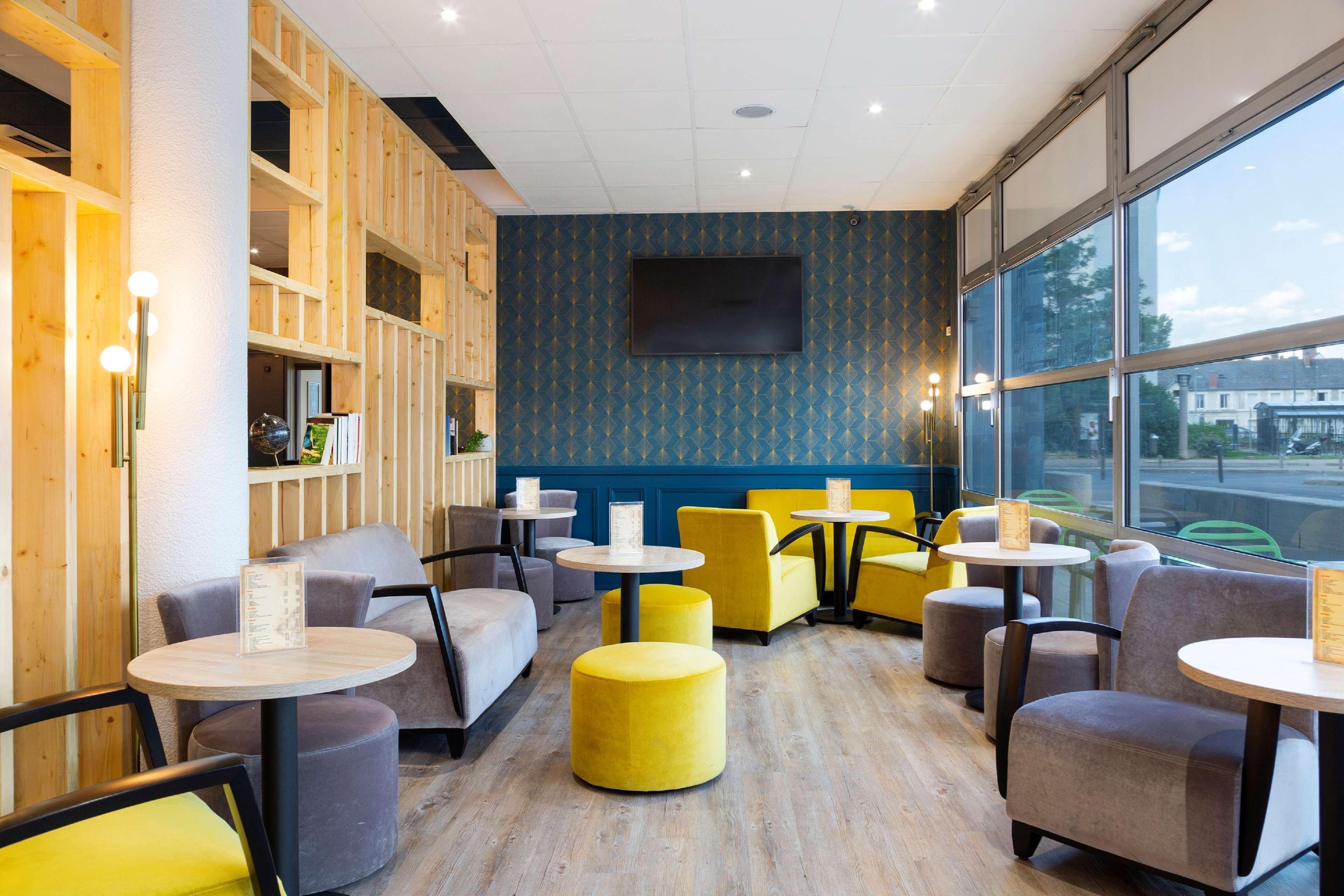 Hotel Kyriad Tours St Pierre Des Corps Gare Сен-Пиер-де-Кор Екстериор снимка