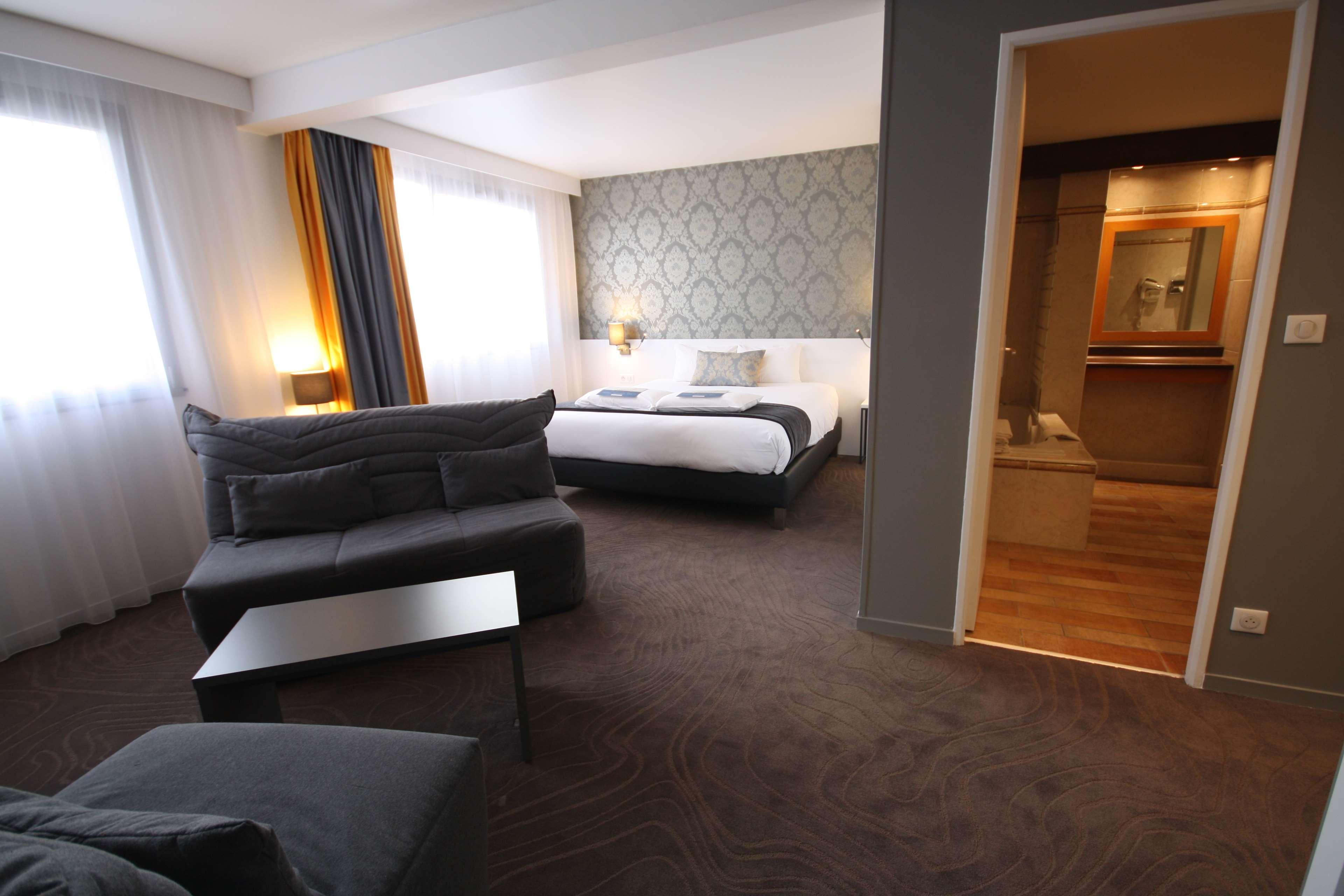 Hotel Kyriad Tours St Pierre Des Corps Gare Сен-Пиер-де-Кор Екстериор снимка