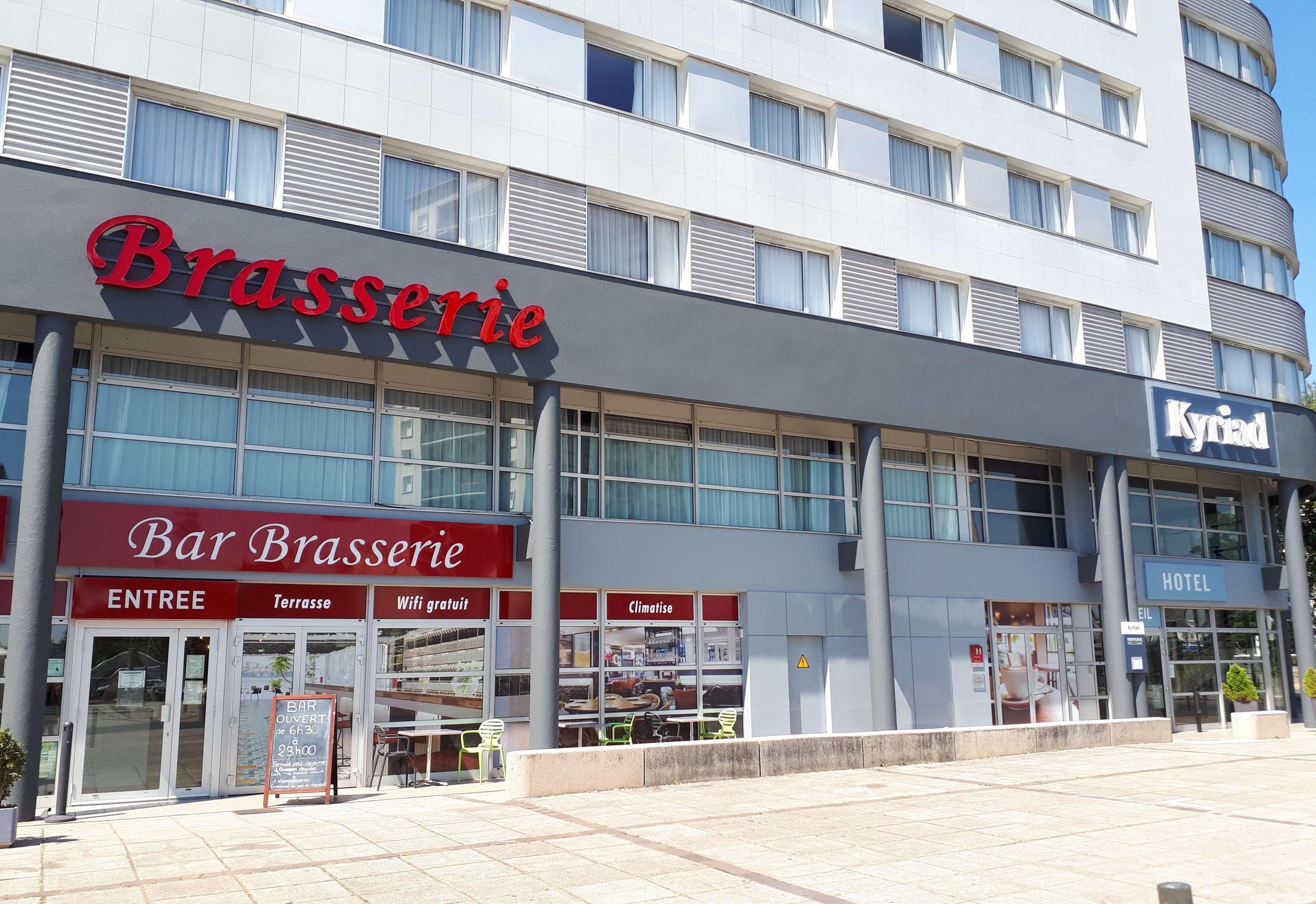 Hotel Kyriad Tours St Pierre Des Corps Gare Сен-Пиер-де-Кор Екстериор снимка